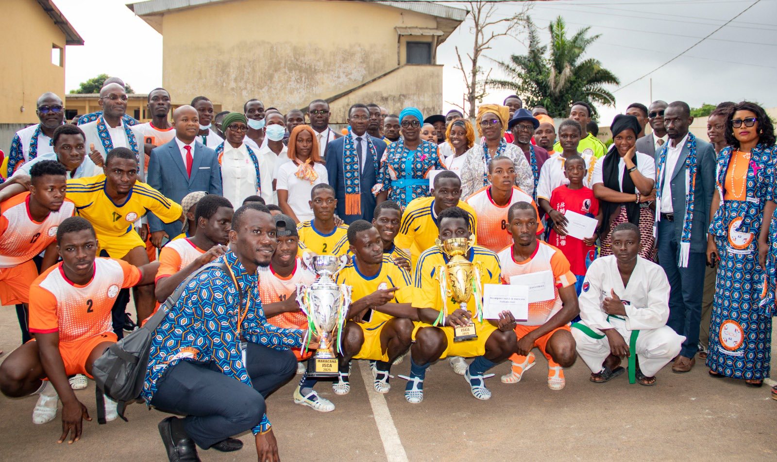 Lire la suite à propos de l’article 𝐋𝐞 𝐏𝐫𝐨𝐟𝐞𝐬𝐬𝐞𝐮𝐫 𝐆𝐎𝐈̈𝐓𝐀 𝐈𝐧𝐬𝐢𝐚𝐭𝐚 𝐎𝐔𝐀𝐓𝐓𝐀𝐑𝐀 𝐫𝐞𝐧𝐟𝐨𝐫𝐜𝐞 𝐥𝐚 𝐜𝐨𝐡𝐞́𝐬𝐢𝐨𝐧 𝐞𝐭 𝐯𝐚𝐥𝐨𝐫𝐢𝐬𝐞 𝐥𝐞𝐬 𝐭𝐚𝐥𝐞𝐧𝐭𝐬 𝐞𝐬𝐭𝐮𝐝𝐢𝐚𝐧𝐭𝐢𝐧𝐬 𝐚̀ 𝐭𝐫𝐚𝐯𝐞𝐫𝐬 𝐥𝐚 𝐉𝐨𝐮𝐫𝐧𝐞́𝐞 𝐒𝐩𝐨𝐫𝐭𝐢𝐯𝐞, 𝐂𝐮𝐥𝐭𝐮𝐫𝐞𝐥𝐥𝐞 𝐞𝐭 𝐀𝐫𝐭𝐢𝐬𝐭𝐢𝐪𝐮𝐞 𝐝𝐮 𝐂𝐑𝐎𝐔 𝐀𝐛𝐢𝐝𝐣𝐚𝐧 𝟐